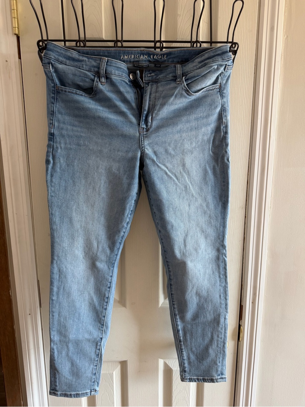 American Eagle Outfitters Light Wash Skinny Jeans